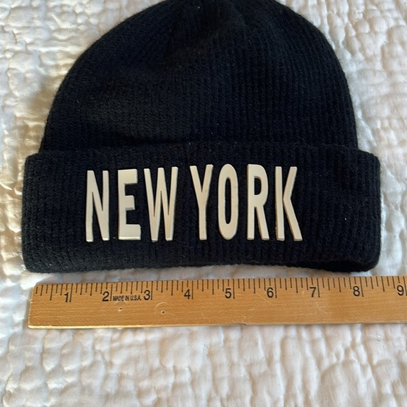 Robin Ruth New York Knit Beanie Hat Unisex Black White plus blue beanie - Picture 4 of 5